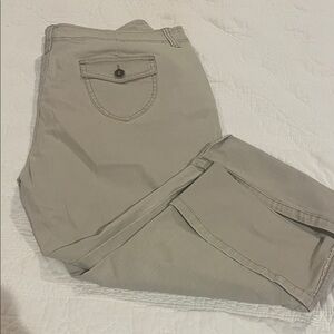 Men's Classic Khaki Chinos